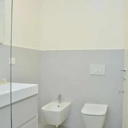 Elegant Seaview Flat With Private Terrace *