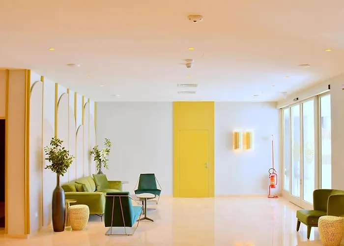 Elegant Seaview Flat With Private Terrace