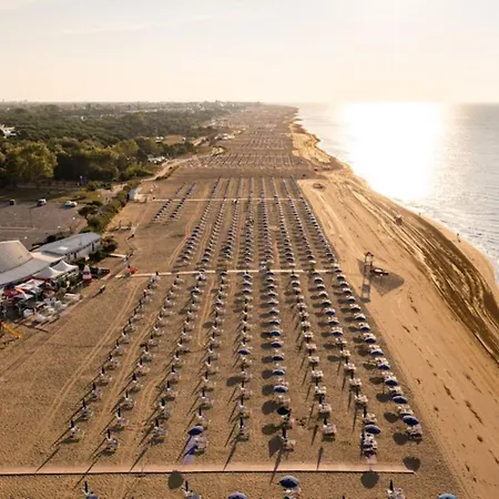 Elegant Seaview Flat With Private Terrace Bibione