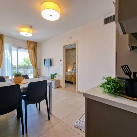 Elegant Seaview Flat With Private Terrace *